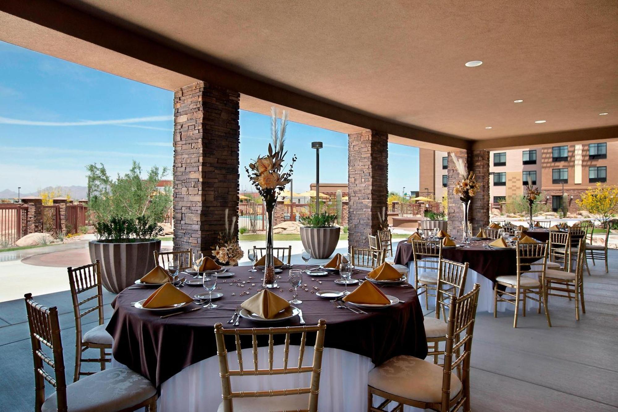 Courtyard By Marriott Scottsdale Salt River Hotel Exterior photo